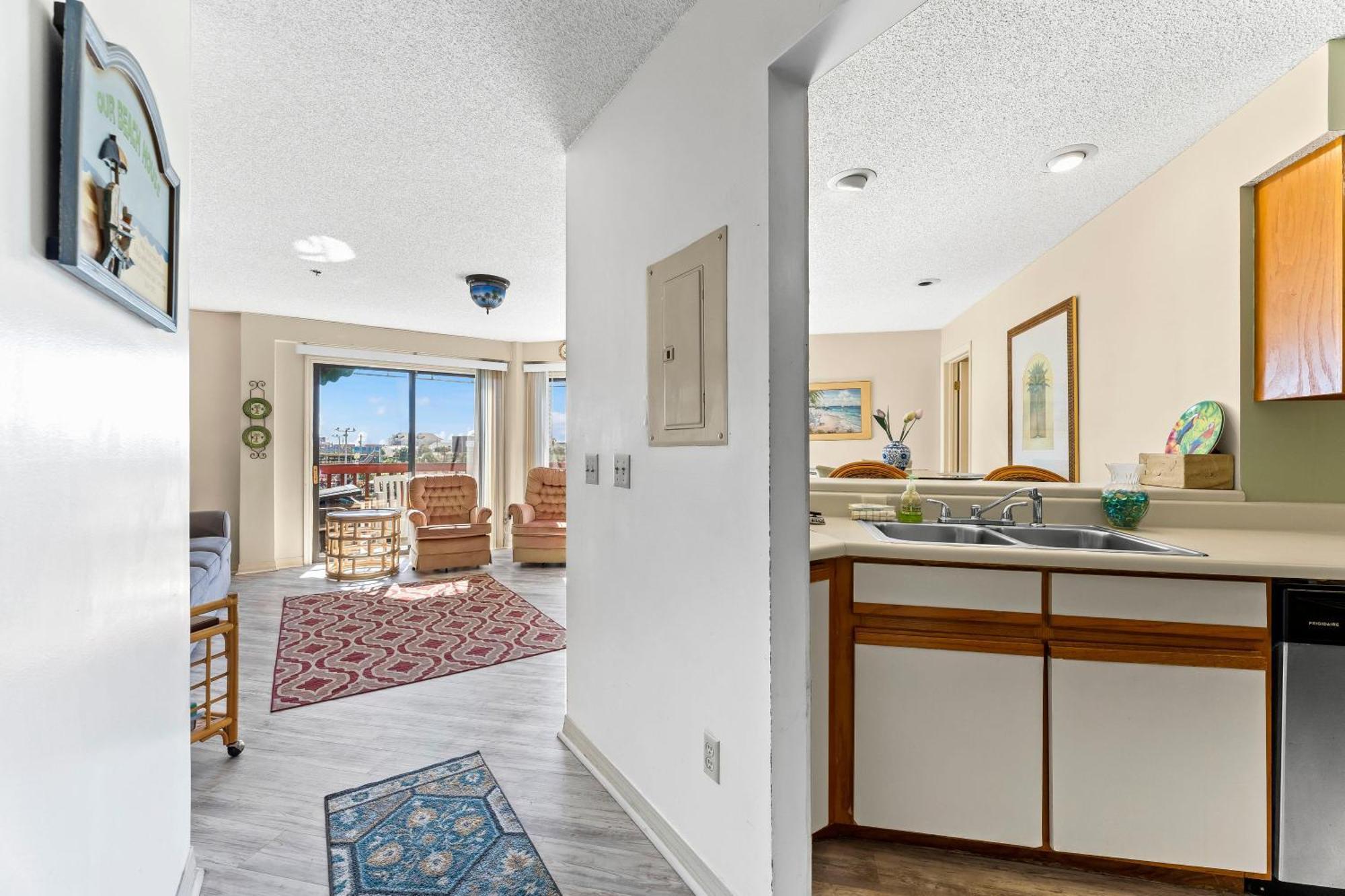 Apartment 1302b St Thomas Square Panama City Beach